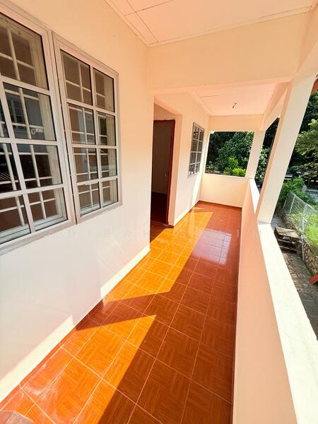 2-storey Terraced House for Sale in Seksyen 13 (Shah Alam) - Adibah Salim - Balcony - PropertyGuru.com.my