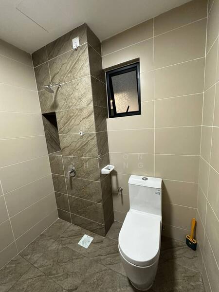 Service Residence for Sale at Veranda Residence - Tuxton Phiong - Bathroom - PropertyGuru.com.my