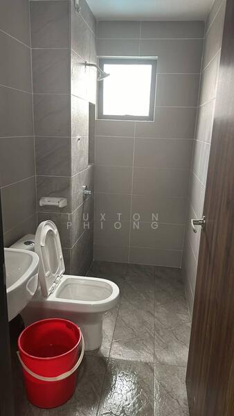 Service Residence for Sale at Veranda Residence - Tuxton Phiong - Bathroom - PropertyGuru.com.my