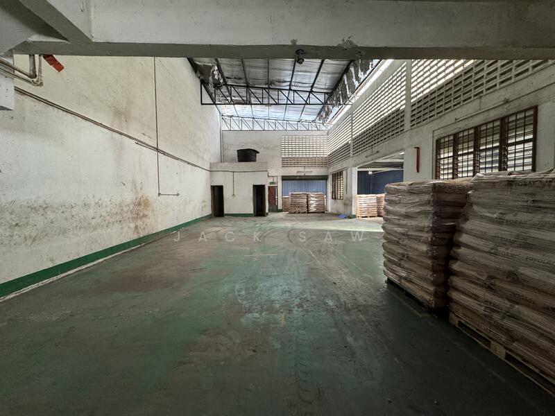 Semi-D Factory for Rent in Kawasan Perindustrian Valdor (Sungai Bakap) - Jack Saw - Interior - PropertyGuru.com.my