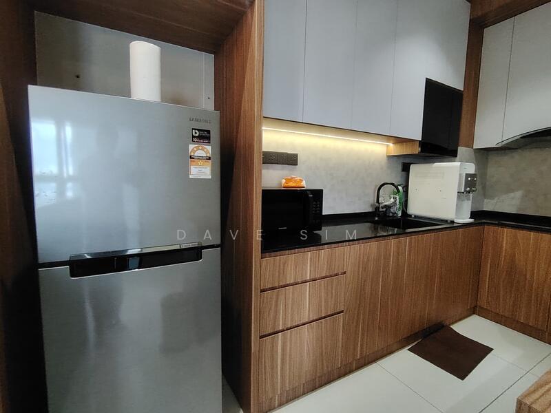 Condominium for Rent at Lovell @ Country Garden Danga Bay - Dave Sim - Kitchen - PropertyGuru.com.my