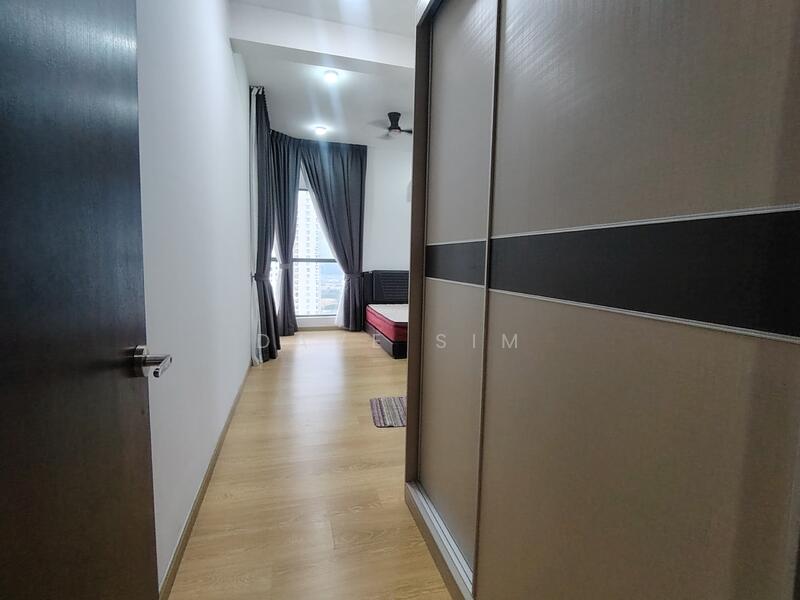 Condominium for Rent at Lovell @ Country Garden Danga Bay - Dave Sim - Bedroom - PropertyGuru.com.my