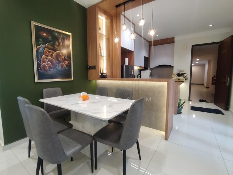 Condominium for Rent at Lovell @ Country Garden Danga Bay - Dave Sim - Dining Room - PropertyGuru.com.my