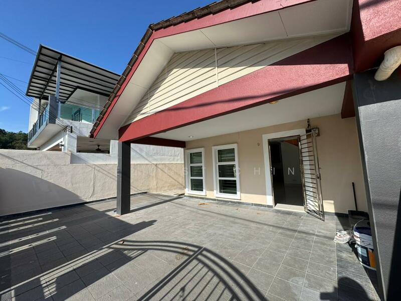 Semi-Detached House for Sale in Taman Bukit Serdang (Seri Kembangan) - Cellest Chin - Exterior - PropertyGuru.com.my