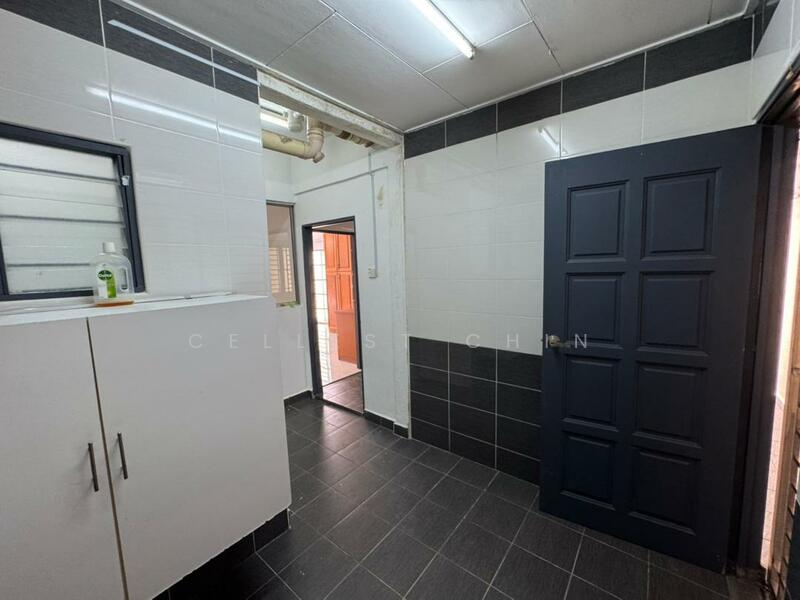 Semi-Detached House for Sale in Taman Bukit Serdang (Seri Kembangan) - Cellest Chin - Interior - PropertyGuru.com.my