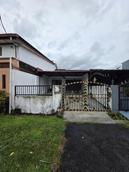 1-storey Terraced House for Sale in Semenyih (Selangor) - Zairul Asrah Zulkefli - Exterior - PropertyGuru.com.my