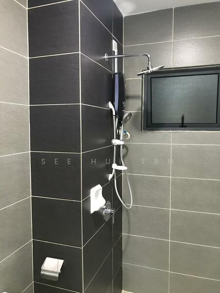 Condominium for Rent at The Henge - See Hui Tan - Bathroom - PropertyGuru.com.my