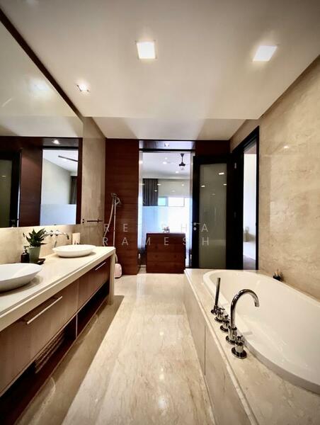 Straits Quay (The Suites at Waterside) untuk Untuk Dijual - RM 1,800,000, Mac 2026 - Bathroom - PropertyGuru.com.my