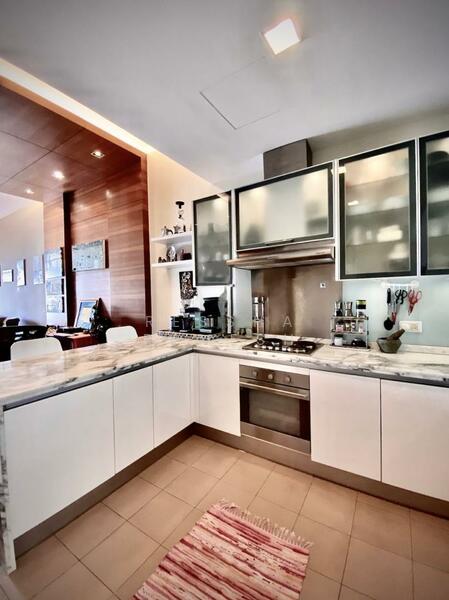 Straits Quay (The Suites at Waterside) untuk Untuk Dijual - RM 1,800,000, Mac 2026 - Kitchen - PropertyGuru.com.my