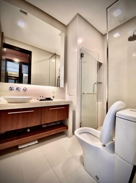 Straits Quay (The Suites at Waterside) untuk Untuk Dijual - RM 1,800,000, Mac 2026 - Bathroom - PropertyGuru.com.my