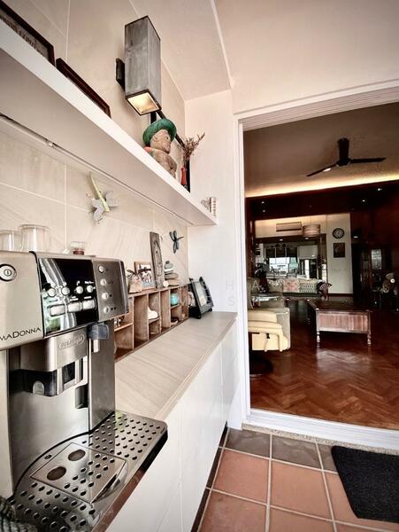 Straits Quay (The Suites at Waterside) untuk Untuk Dijual - RM 1,800,000, Mac 2026 - Living Room - PropertyGuru.com.my