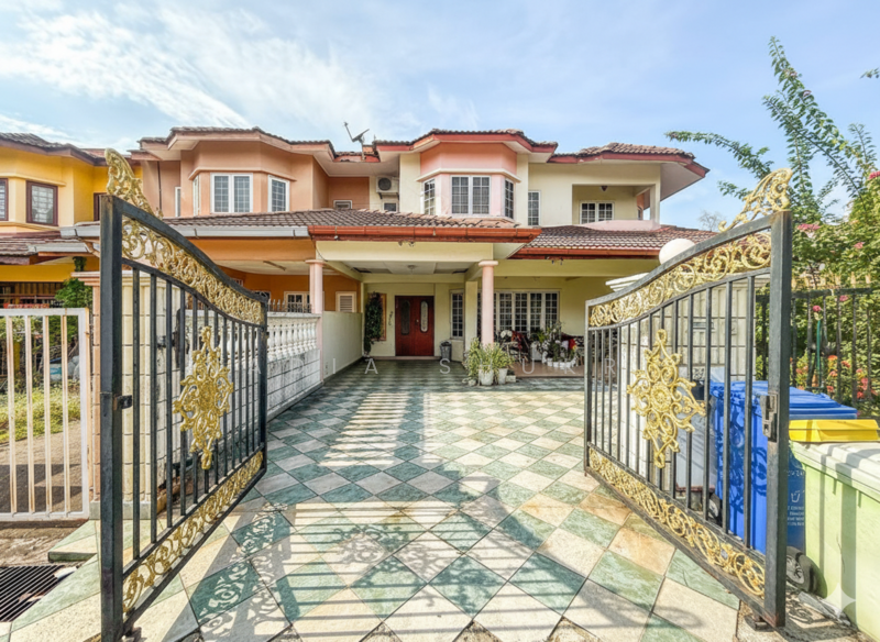 2-storey Terraced House for Sale in Seksyen 7 (Shah Alam) - Nadia Shukri - Exterior - PropertyGuru.com.my
