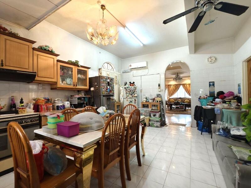 2-storey Terraced House for Sale in Seksyen 7 (Shah Alam) - Nadia Shukri - Kitchen - PropertyGuru.com.my