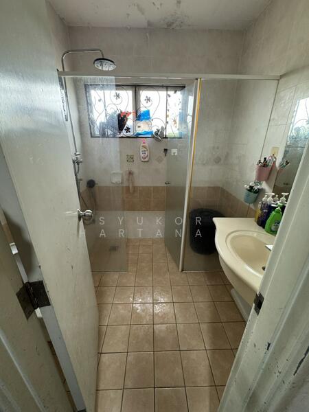 2-storey Terraced House for Sale in Shah Alam (Selangor) - Syukor Hartanah - Bathroom - PropertyGuru.com.my