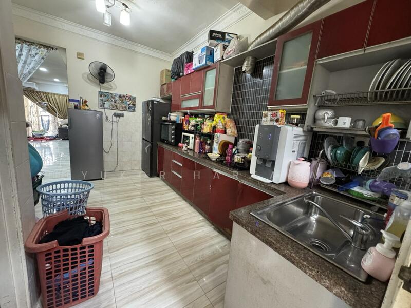 2-storey Terraced House for Sale in Shah Alam (Selangor) - Syukor Hartanah - Kitchen - PropertyGuru.com.my