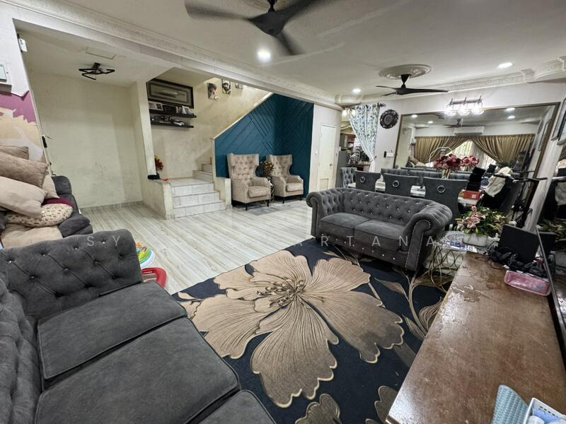 2-storey Terraced House for Sale in Shah Alam (Selangor) - Syukor Hartanah - Living Room - PropertyGuru.com.my