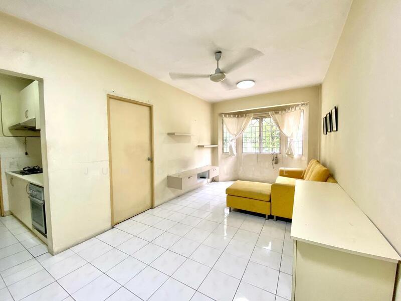 Impian Apartment untuk Untuk Dijual - RM 240,000, Feb 2026 - Living Room - PropertyGuru.com.my