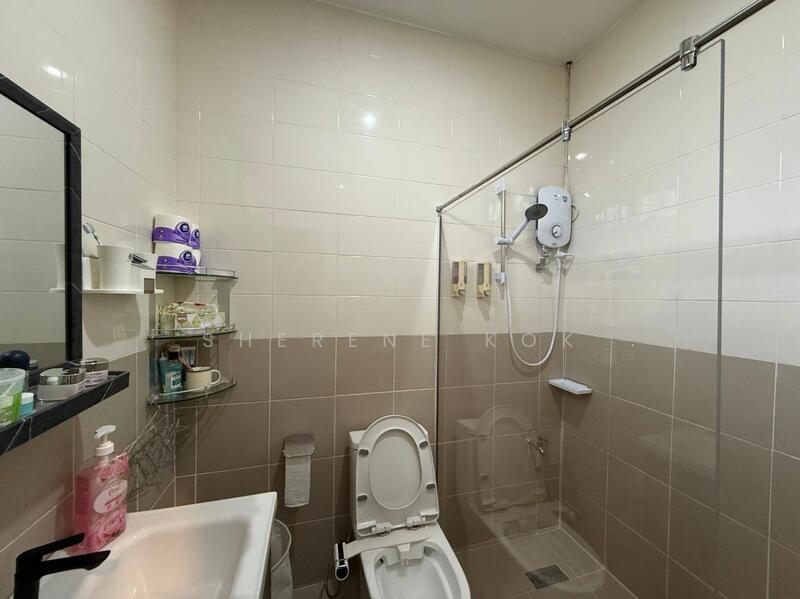 Bungalow for Sale in Kampung Kenyalang Park (Kuching) - Sherene Kok - Bathroom - PropertyGuru.com.my