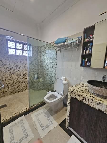 Rumah Berkembar untuk Dijual di Damansara Jaya (Petaling Jaya) - Bryan Wong - Bathroom - PropertyGuru.com.my