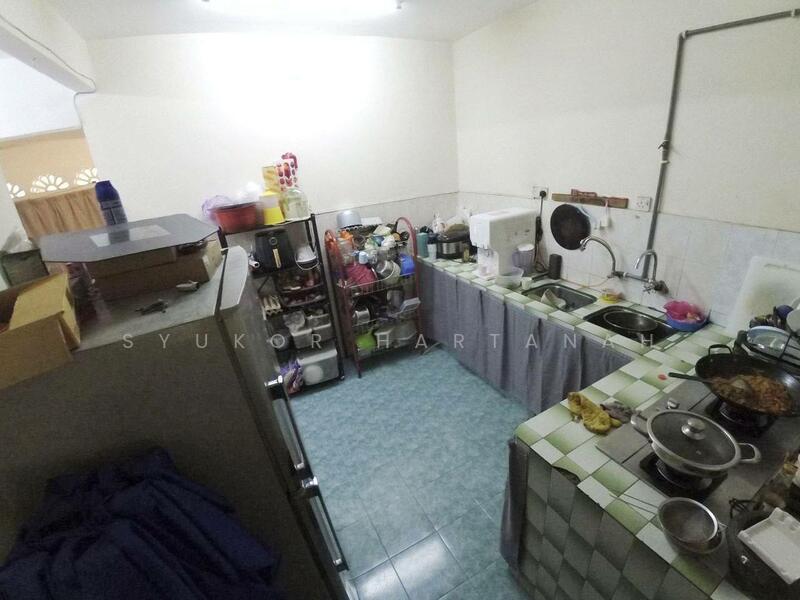 2 Storey Terrace Corner Jalan Hijau, Green Valley, Bandar Tasik Puteri, Rawang. untuk Untuk Dijual - RM 455,000, Feb 2026 - Kitchen - PropertyGuru.com.my