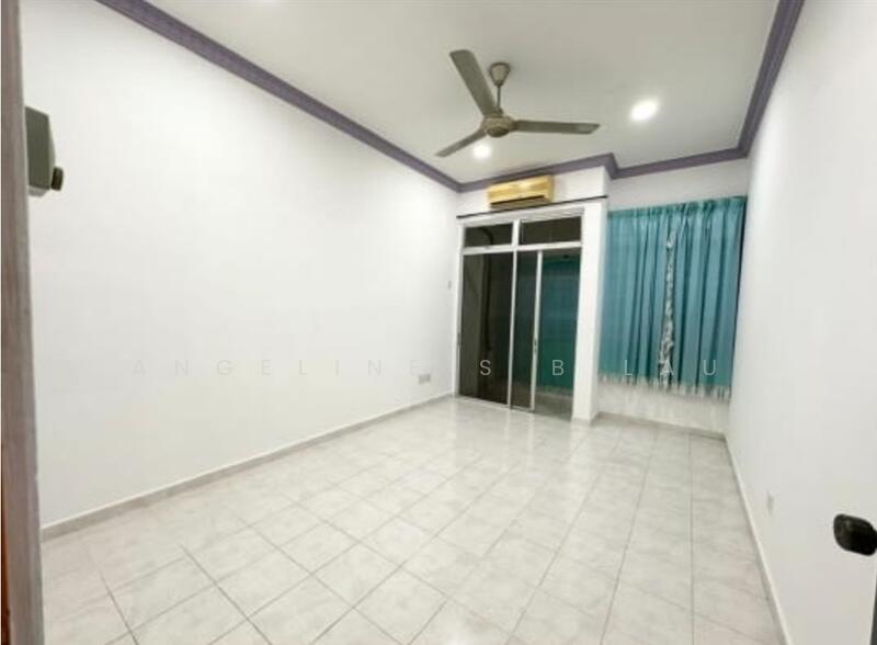 Shop for Sale in Taman Senai Utama (Kulai) - Angeline S B Lau - Living Room - PropertyGuru.com.my