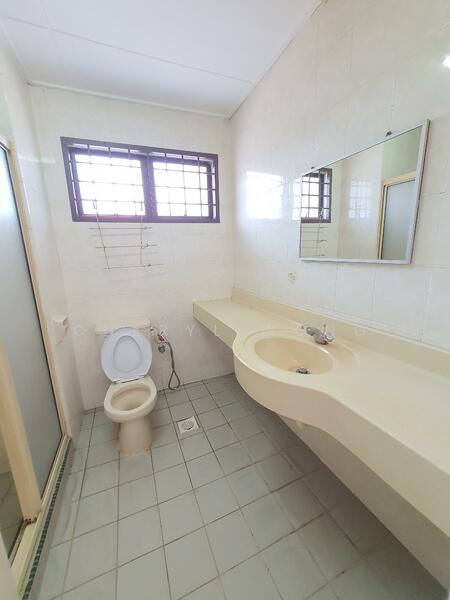 2-storey Terraced House for Sale in Bandar Utama Damansara (Petaling Jaya) - Cheryl Wong - Master Bathroom - PropertyGuru.com.my