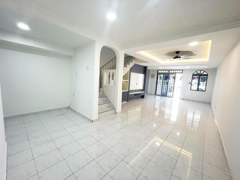 2-storey Terraced House for Sale in Kulai (Johor) - Alfred Pee - Living Room - PropertyGuru.com.my