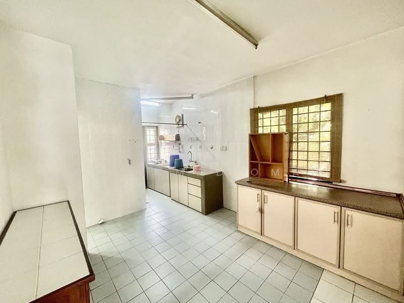 Townhouse for Sale in Taman Impian Indah (Sungai Buloh) - Mohammad Omar - Kitchen - PropertyGuru.com.my