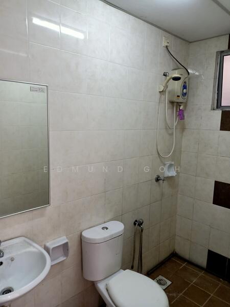 Service Residence for Sale at The Academia @ South City Plaza - Edmund Goh - Bathroom - PropertyGuru.com.my