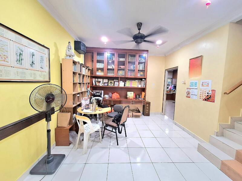 Kampung Batu Belah untuk Untuk Dijual - RM 688,000, Mac 2026 - Living Room - PropertyGuru.com.my