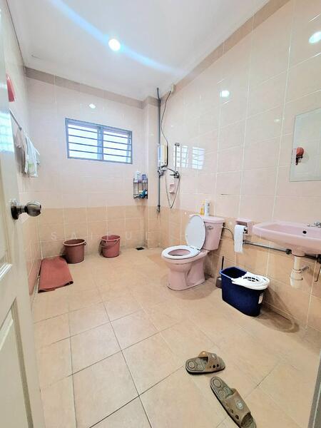 Kampung Batu Belah untuk Untuk Dijual - RM 688,000, Mac 2026 - Bathroom - PropertyGuru.com.my