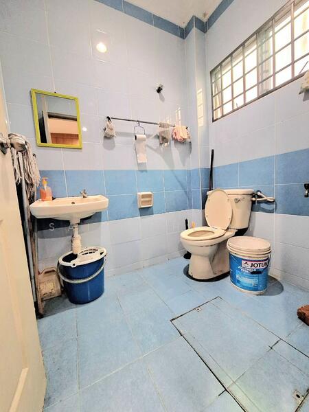 Kampung Batu Belah untuk Untuk Dijual - RM 688,000, Mac 2026 - Bathroom - PropertyGuru.com.my