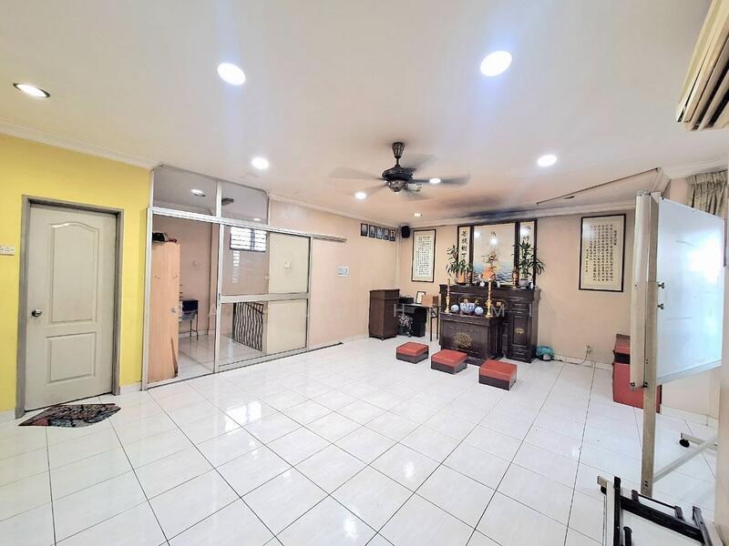 Kampung Batu Belah untuk Untuk Dijual - RM 688,000, Mac 2026 - Living Room - PropertyGuru.com.my