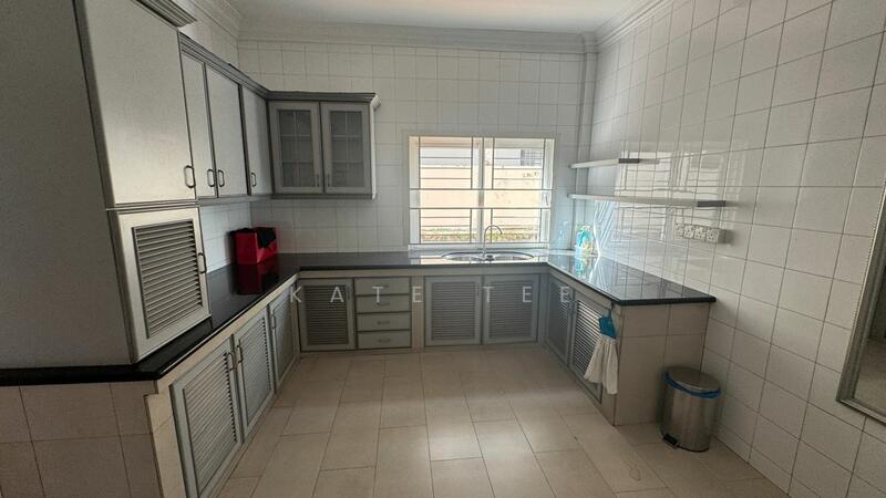 Commercial Bungalow for Rent in Taman Pelangi (Johor Bahru) - Kate Tee - Kitchen - PropertyGuru.com.my