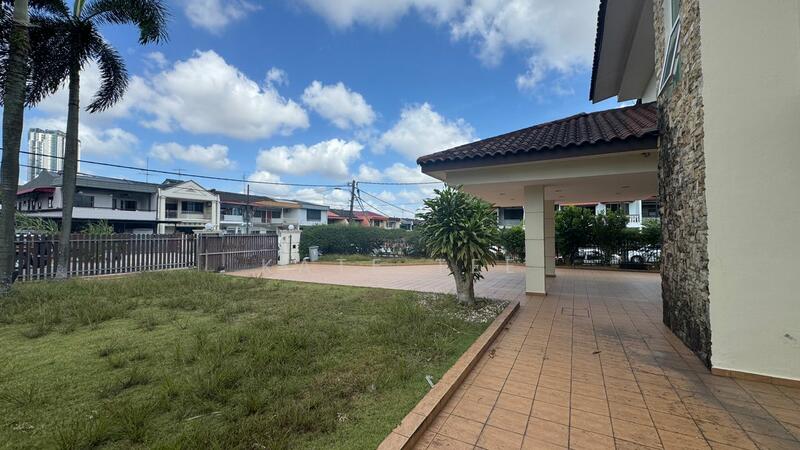 Commercial Bungalow for Rent in Taman Pelangi (Johor Bahru) - Kate Tee - Exterior - PropertyGuru.com.my