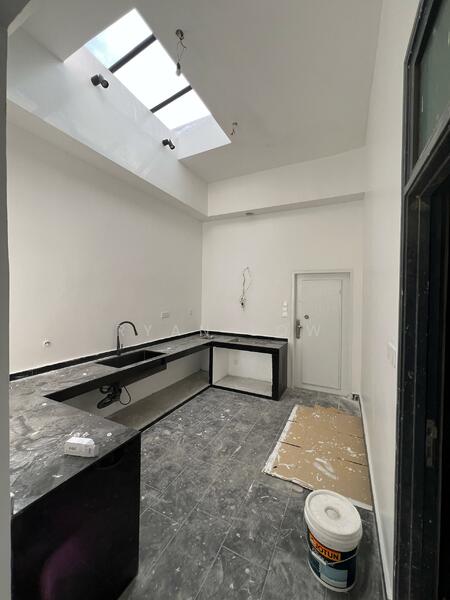 USJ One Park - Twin Villas untuk Untuk Dijual - RM 1,880,000, Mac 2026 - Kitchen - PropertyGuru.com.my