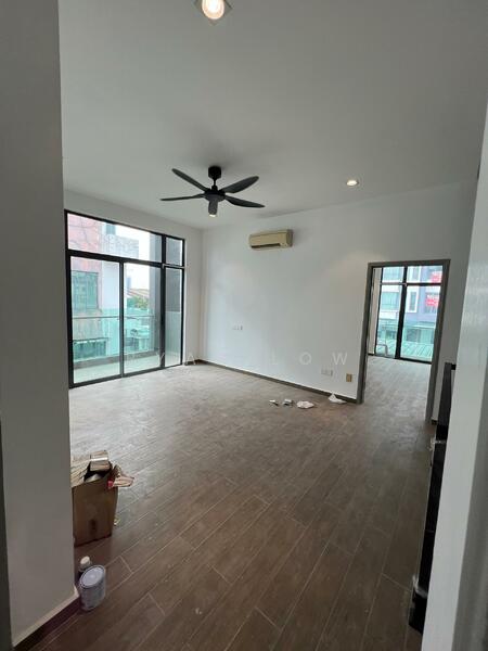 USJ One Park - Twin Villas untuk Untuk Dijual - RM 1,880,000, Mac 2026 - Living Room - PropertyGuru.com.my