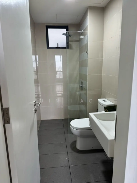 Service Residence for Sale at United Point (Residensi Berpadu) - Jin Hao - Bathroom - PropertyGuru.com.my