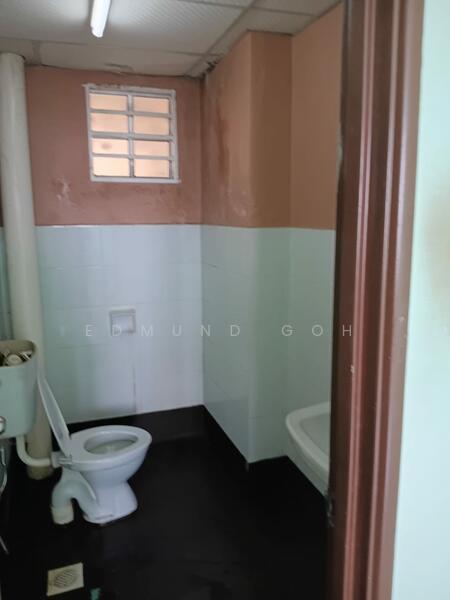 Service Residence for Sale at Serdang Skyvillas (Serdang Perdana) - Edmund Goh - Bathroom - PropertyGuru.com.my