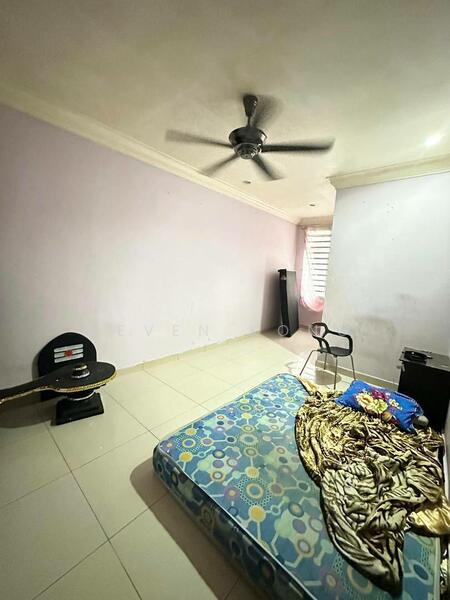 2-storey Terraced House for Sale in Taman Bestari Indah (Ulu Tiram) - Seven Kong - Bedroom - PropertyGuru.com.my