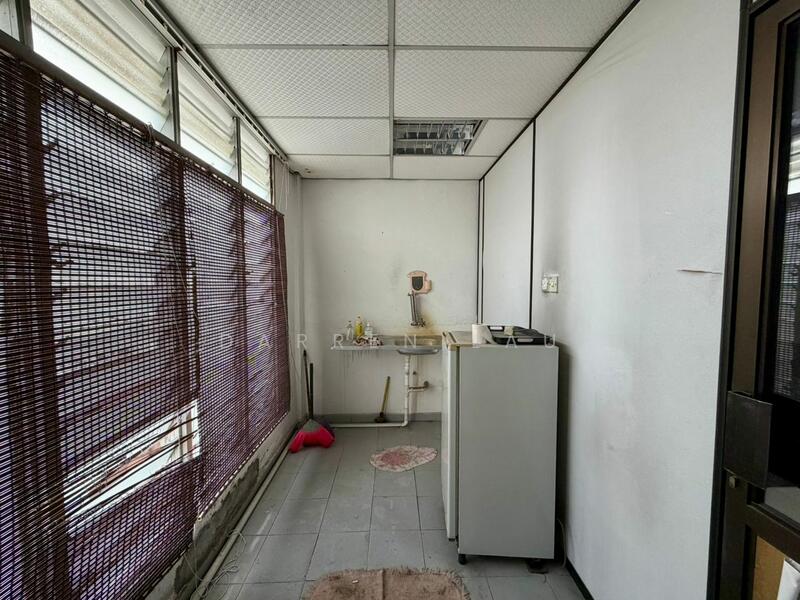 SUNGAI DUA COMMERCIAL - OFFICE SHOPLOT untuk Untuk Disewa - RM 1,200 /bulan, Feb 2026 - Interior - PropertyGuru.com.my