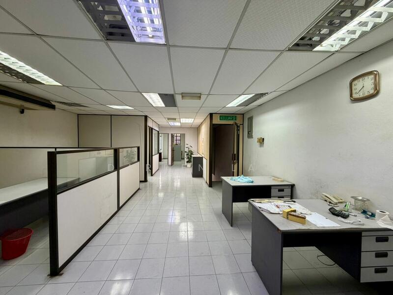 SUNGAI DUA COMMERCIAL - OFFICE SHOPLOT untuk Untuk Disewa - RM 1,200 /bulan, Feb 2026 - Interior - PropertyGuru.com.my