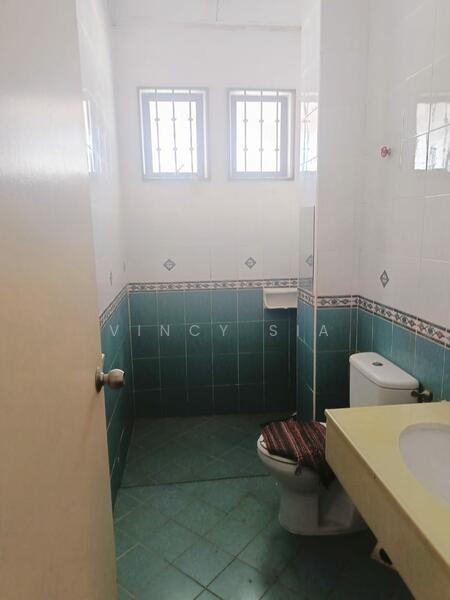 Taman Permata Johor untuk Untuk Dijual - RM 590,000, Mac 2026 - Bathroom - PropertyGuru.com.my