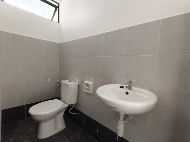 Terrace Factory for Rent in Taman Industri Jaya (Skudai) - Shanice Tan - Bathroom - PropertyGuru.com.my