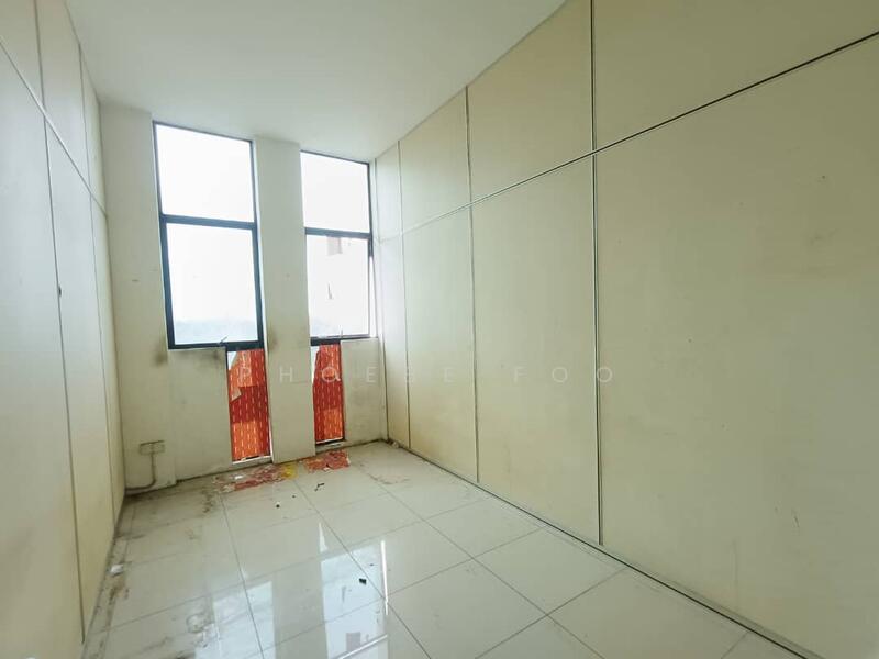 Factory for Rent in Taman Perniagaan Setia (Johor Bahru) - Phoebe Foo - Interior - PropertyGuru.com.my