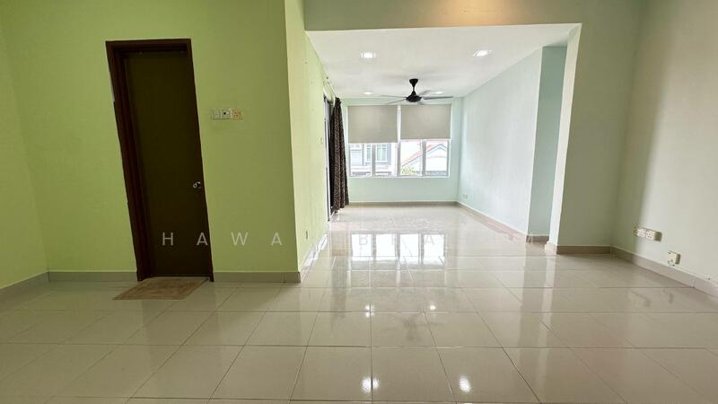 2-storey Terraced House for Sale in Taman Pelangi Semenyih (Semenyih) - Hawa Ibrahim - Living Room - PropertyGuru.com.my