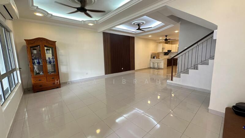 2-storey Terraced House for Sale in Taman Pelangi Semenyih (Semenyih) - Hawa Ibrahim - Living Room - PropertyGuru.com.my