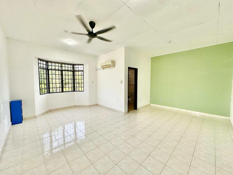 2-storey Terraced House for Sale in Seksyen 7 (Shah Alam) - Nadia Shukri - Living Room - PropertyGuru.com.my