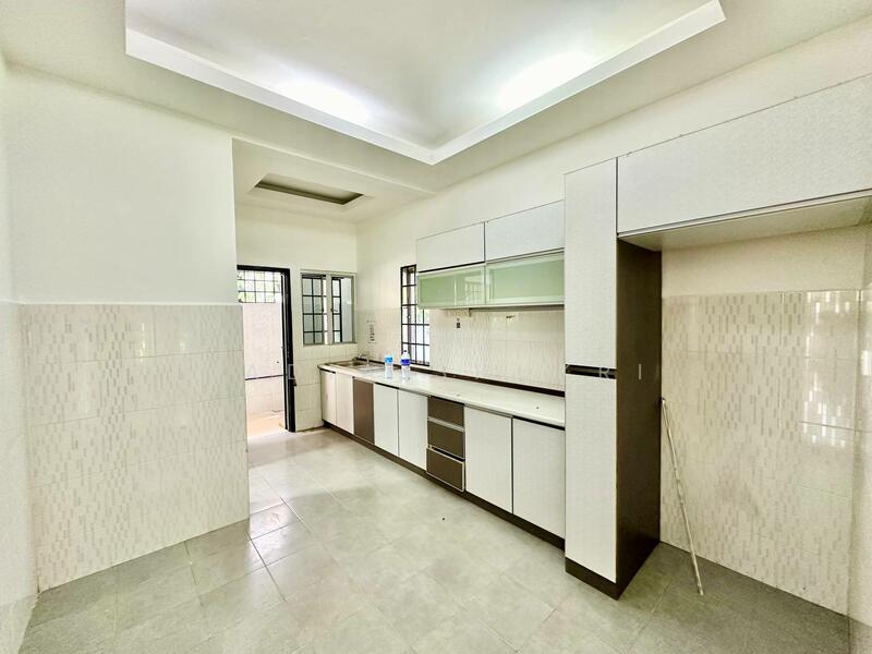 2-storey Terraced House for Sale in Seksyen 7 (Shah Alam) - Nadia Shukri - Kitchen - PropertyGuru.com.my