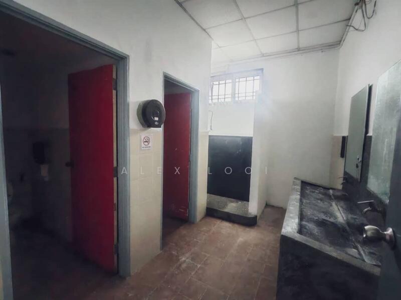 Commercial Bungalow for Rent in Johor Bahru (Johor) - Alex Looi - Bathroom - PropertyGuru.com.my